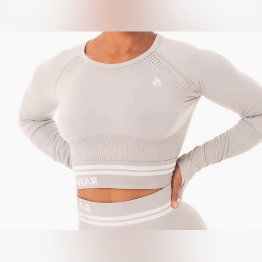 Ryderwear grey cropped long sleeve workout top Size XS